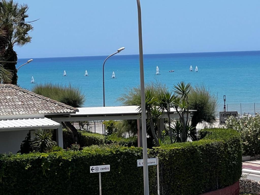 Residence Romeo Marina di Ragusa Buitenkant foto