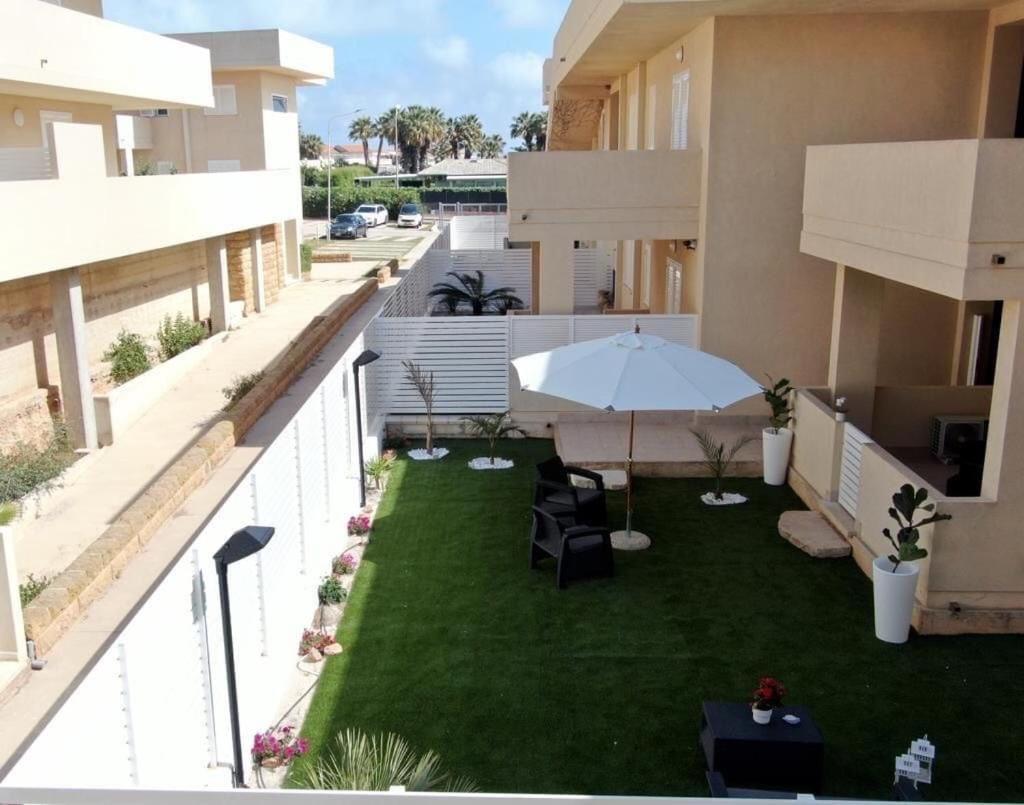 Residence Romeo Marina di Ragusa Buitenkant foto